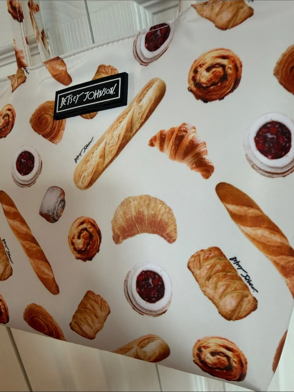 Betsy Johnson pastry print insulated lunch tote - Picture 3 of 6